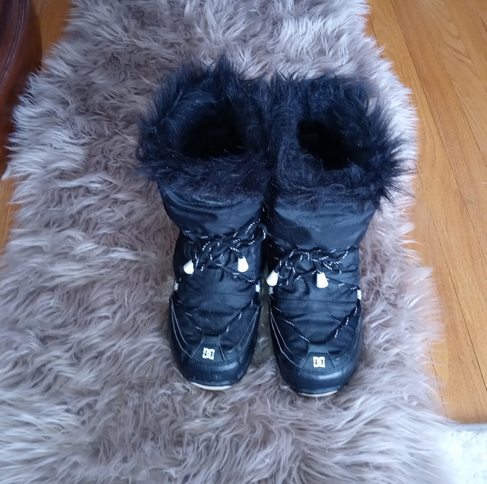 DC women's chalet boots
